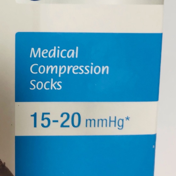 Jobst 2 Pair SoSoft White 15-20 mmHg XL Knee High Compression Socks NWT - Picture 2 of 11